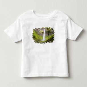 Blurred Waterfall in Oregon rond Lush Greenery Kinder Shirts