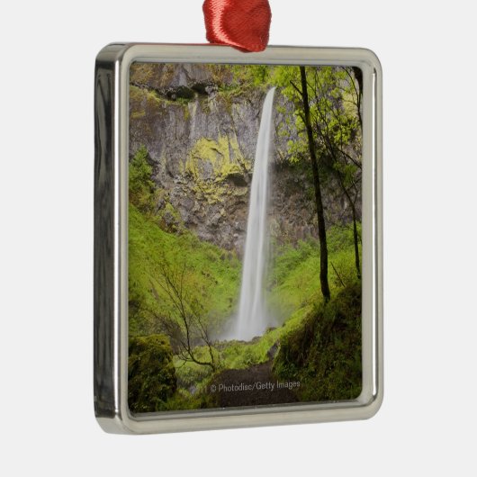 Blurred Waterfall in Oregon rond Lush Greenery Metalen Ornament (Rechts)