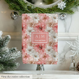 Blush and Gold Towel Trendy Monogram Bathroom Bad Handdoek