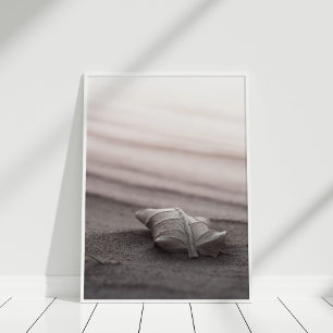 Blush Beach met Leaf Poster
