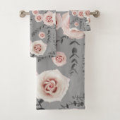 Blush Beauty Roos Eucalyptus Pattern #2 #floral Bad Handdoek (Insitu)
