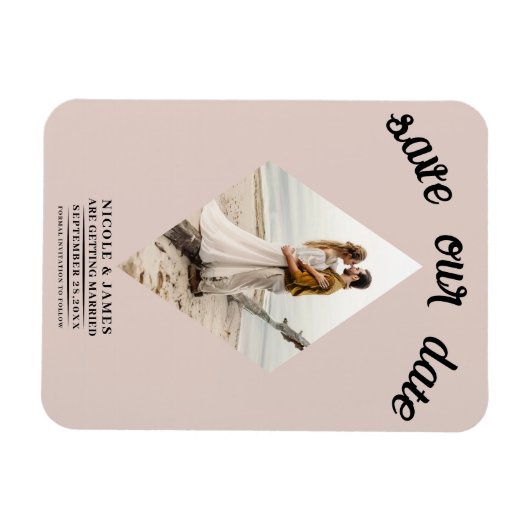 Blush Bisque Diamond Foto Bruiloft Save the Date Magneet (Horizontaal)