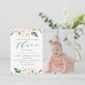Blush Bloemen Greenery Girl 3e verjaardag foto Kaart (Staand voorkant)