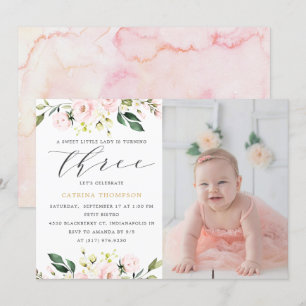 Blush Bloemen Greenery Girl 3e verjaardag foto Kaart