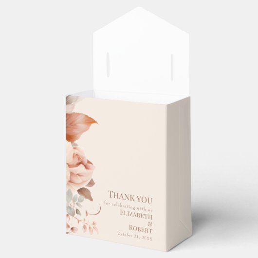 Blush Bloemen Mocha Mousse Monogram Huwelijk Bedankdoosjes (Geopend)