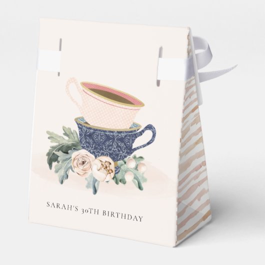 Blush Blue Flora Stapelde Tea Cups elke dag Bedankdoosjes (Achterkant)