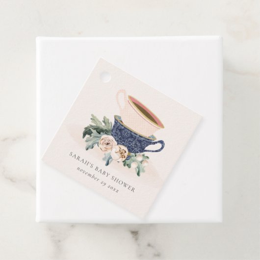 Blush Blue Floral Stapelde Tea Cups Baby shower Bedankjes Labels (In situ)