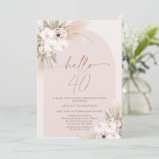 Blush Boho Bloemenboog 40e Verjaardag Uitnodiging (Staand voorkant)