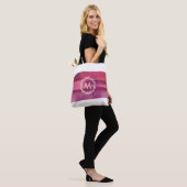 Blush & Bourgogne Waterverf Bladkrans Monogram Tote Bag (Op model)