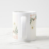 Blush & Breeze Wedding Mug Design – Elegant Floral Grote Koffiekop (Achterkant)