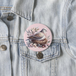 Blush Dove Nest met bloemen en olijftakken Ronde Button 7,6 Cm