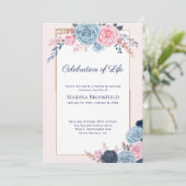 Blush Dusty Blue Celebration of Life Floral Kaart (Staand voorkant)