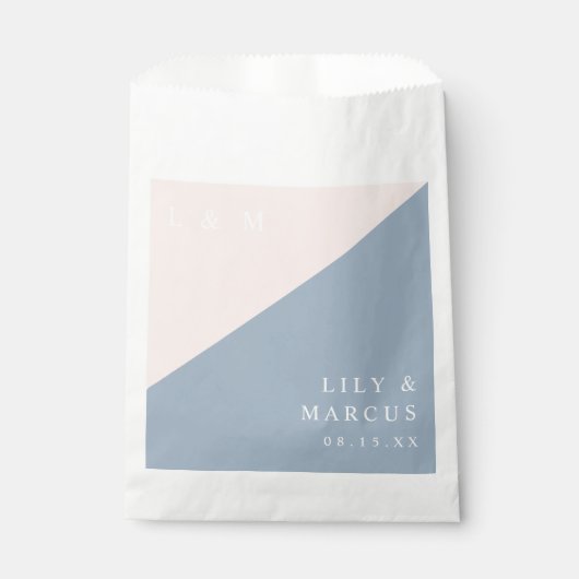 Blush Dusty Blue Minimalist Monogram Wedding Bedankzakje (Voorkant)