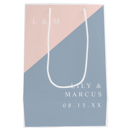 Blush Dusty Blue Mongoram Minimalist Wedding Medium Cadeauzakje (Achterkant)