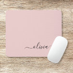 Blush Dusty Pink Girly Script Monogram Naam Modern Muismat<br><div class="desc">Blush Dusty Pink Monogram Voeg je eigen naam Mousepad (Muismat) toe. Dit maakt de perfecte liefhebbende 16 verjaardag,  bruiloft,  vrijgezellenfeest,  verjaardagsdag,  baby shower of vrijgezellenfeest voor iemand die van luxe glam en stijl houdt.</div>