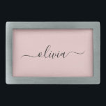 Blush Dusty Pink Modern Script Girly Monogram Naam Gesp<br><div class="desc">Blush Dusty Pink Simple Script Monogram Name Belt Buckle. Dit maakt het perfecte afstuderen,  zoete 16 16,  18,  21,  30,  40,  50,  60,  70,  80,  90,  100 jaar,  bruiloft,  vrijgezellenfeest,  verjaardagsfeest,  baby shower of bachelorette cadeau voor iemand die van glam luxe en stijlvolle stijl houdt.</div>