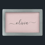 Blush Dusty Pink Modern Script Girly Monogram Naam Gesp<br><div class="desc">Blush Dusty Pink Simple Script Monogram Name Belt Buckle. Dit maakt het perfecte afstuderen,  zoete 16 16,  18,  21,  30,  40,  50,  60,  70,  80,  90,  100 jaar,  bruiloft,  vrijgezellenfeest,  verjaardagsfeest,  baby shower of bachelorette cadeau voor iemand die van glam luxe en stijlvolle stijl houdt.</div>