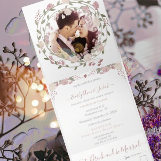 Blush Dusty Roze Aardse Hues Pioen Bloemen Bruilof Drieluik Uitnodiging