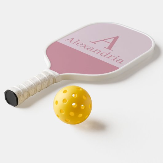 Blush Dusty Roze Monogram Eerste Letter Naam Minim Pickleball Paddle (Laag 2)