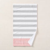 Blush en Grijze Strepen Monogram | Bewerkbare kleu Bad Handdoek (Handdoek)