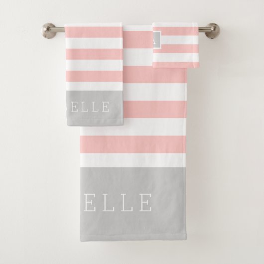 Blush en Grijze Strepen Monogram | Bewerkbare kleu Bad Handdoek (Insitu)