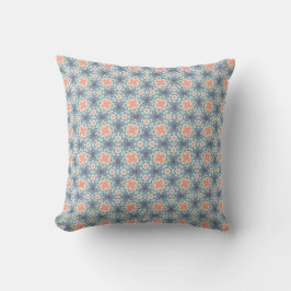 Blush en Indigo Kaleidoscoop Patroon Kussen
