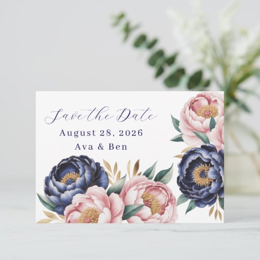 Blush en Navy Blue Peony Wedding Save the Date (Staand voorkant)