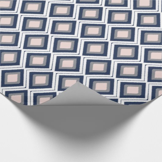 Blush en Navy Diamond Ikat Pattern Cadeaupapier (Hoek)