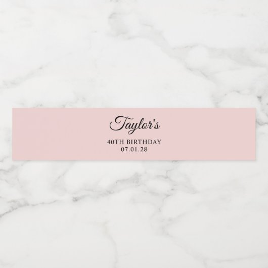 Blush en zwart Elegant Script 40th Verjaardag Waterfles Etiket (Enkel label)