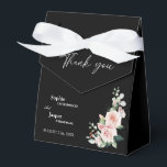 Blush Floral Black Weddenschap Hartelijk dank Bedankdoosjes<br><div class="desc">Deze bloedige zwarte bruiloft bedankt je voor het uitzicht van de doos... biedt prachtige, chic neutrale achtergronden van zwart of wit met eenvoudige moderne typografie en elegante kalligrafie om een gesofisticeerde toon te zetten voor elke stijl van evenement. Elk product is voorzien van prachtige blush roze rozen en perzik en...</div>