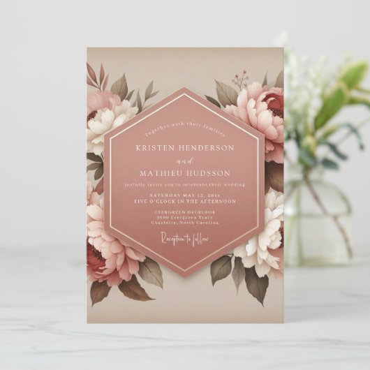 Blush Floral Bloom Wedding Kaart (Staand voorkant)