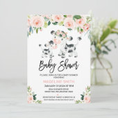 Blush Floral Koe en Calf Baby shower Invitation Kaart (Staand voorkant)