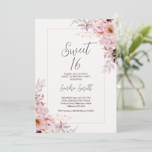 Blush Floral Lijst Sweet 16 Verjaardagsuitnodiging Kaart (Staand voorkant)