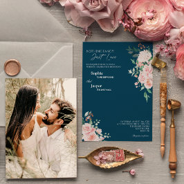 Blush Floral Navy Niets Fancy Foto Weddenschap Kaart