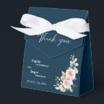 Blush Floral Navy Weddenschap Dank je wel voor de  Bedankdoosjes<br><div class="desc">Deze bloedige marinebruiloft bedankt je dat je de doos een mooi chisch klassiek ontwerp biedt met een roze en marinesolfblauw pastelroze en marinesblauw met eenvoudige moderne typografie en elegante kalligrafie om een verfijnde toon te zetten voor elke stijl van gebeurtenissen. Elk product is voorzien van prachtige blush roze rozen en...</div>