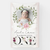 Blush Floral ONE Eerste Verjaardag Baby Foto Spandoek (Verticaal)