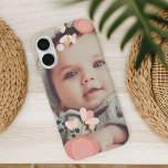 Blush Floral Overlay Foto iPhone 16 Hoesje<br><div class="desc">Voeg een favoriete foto toe aan deze chic en een simpele telefoonbehuizing die voorzien is van verende bloemen in de goot.</div>