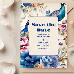 Blush Floral Peacock Chinoiserie Wedding Save The Date<br><div class="desc">Kondig je liefde aan met een kunstige touch met behulp van onze Floral Chinoiserie Wedding Save the Date. Dit betoverende ontwerp, geïnspireerd op Chinoiserie-kunst, voegt een grillig en romantisch element toe aan uw aankondiging. Laat de ingewikkelde bloemenpatronen de bloeiende liefde symboliseren die binnenkort gevierd zal worden op je trouwdag. Verhoog...</div>