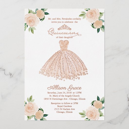 Blush Floral Quinceanera Folie Uitnodiging (Voorkant)
