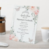 Blush Floral Quinceañera Sweet 16 Cocktails Menu Reclamebord Met Voetstuk (Insitu)