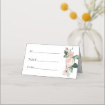 Blush Floral White Weddenschapskaart Plaatskaartje<br><div class="desc">Dit bloedige witte bruiloft met een platte kaart is voorzien van prachtige, neutrale achtergronden van zwart of wit met eenvoudige moderne typografie en elegante kalligrafie om een gesofisticeerde toon aan te geven voor elke soort gebeurtenis. Elk product is voorzien van prachtige blush roze rozen en perzik en ivoor hydrangeas, die...</div>