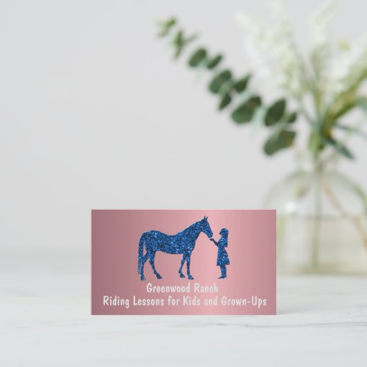 Blush Fluweel Metallic Meisje met Paardenblauw Gli Visitekaartje (Staand voorkant)