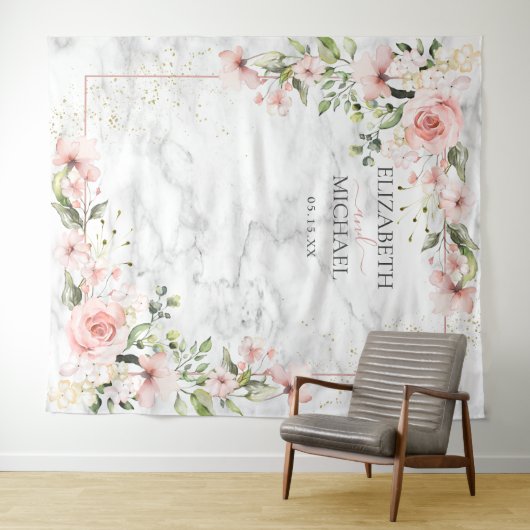 Blush Gold Greenery Dusty Pink Floral Wedding Wandkleed (In Situ (horizontaal))