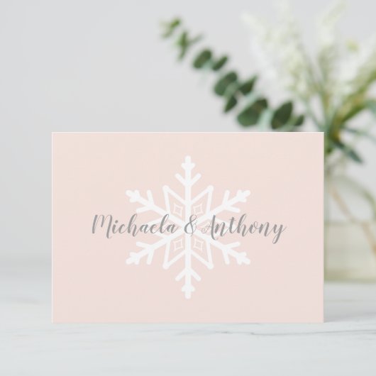 Blush Grey Snowflake Winter Wedding RSVP-kaart RSVP Kaartje (Staand voorkant)