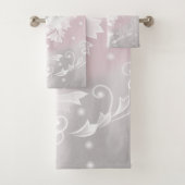 Blush Grey White Floral Fantasy Bad Handdoek (Insitu)