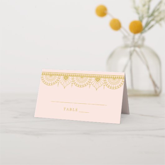 Blush Indian Escort Place Card | Goudkalligrafie Plaatskaartje (Voorkant)