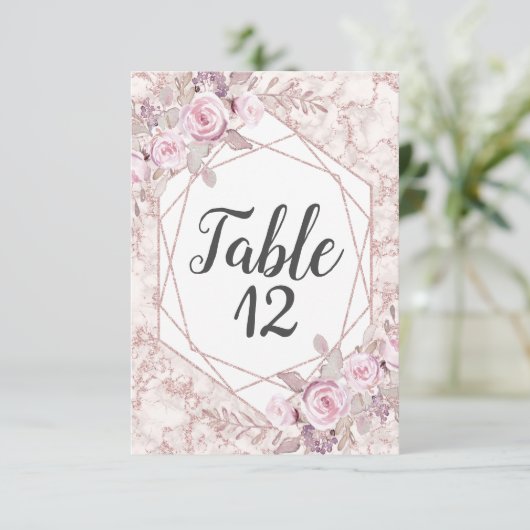 Blush Marble Geometric Lijst Wedding Table Numbers Kaart (Staand voorkant)