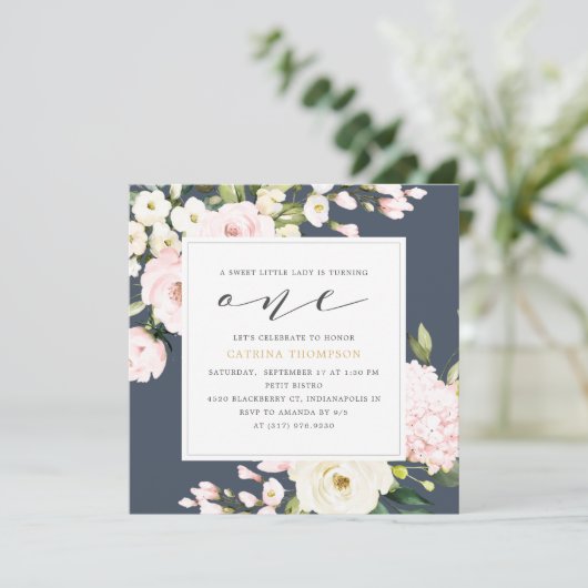 Blush Navy Floral Greenery Girl 1e verjaardag Kaart (Staand voorkant)
