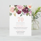 Blush Peach & Burgundy Flowers 70th Birthday Party Kaart (Staand voorkant)
