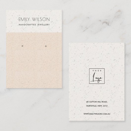 BLUSH PEACH CERAMIC TEXTURE EARRING DISPLAY LOGO VISITEKAARTJE (Voorkant / Achterkant)